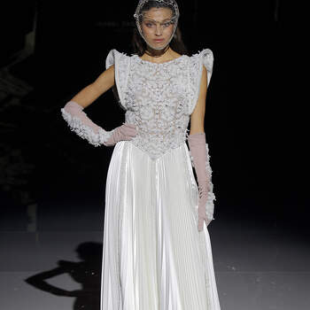 Isabel Zapardiez. Credits: Barcelona Bridal Fashion Week