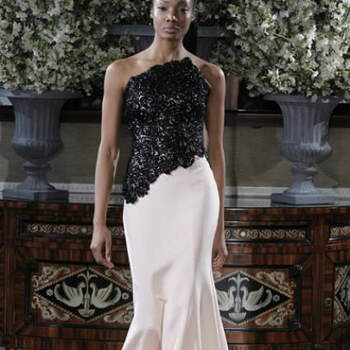Impresionante modelo en rosa y negro de corte asimétrico. Foto: Romona Keveza Wedding Dresses