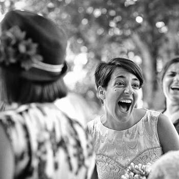 La sonrisa espontánea de una novia es algo que refleja a la perfección la ilusión del gran día. Foto: U&amp;U photo. Web: http://www.u-uphoto.com/