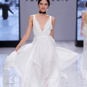 YolanCris. Credits: Valmont Barcelona Bridal Fashion Week