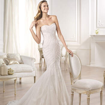 <a href="http://zankyou.9nl.de/zyii">Click here for an appointment at Pronovias and view their new 2015 collection.</a> 