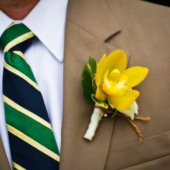 Corbata rayada de estilo 'navy' en verde, amarillo y azul. Foto: Holland Photo Arts
