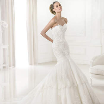 <a href="http://zankyou.9nl.de/zyii">Click here for an appointment at Pronovias and view their new 2015 collection.</a> 