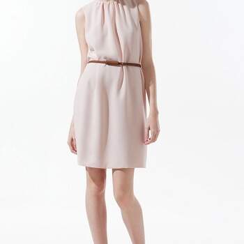 <a title="Zara" href="http://www.zara.com/" target="_blank">Verifique o preço deste vestido e conheça a restante colecção Zara Primavera/Verão 2012 aqui.</a>