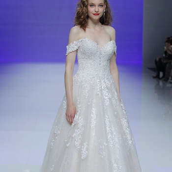 Maggie Sottero. Credits: Barcelona Bridal Fashion Week