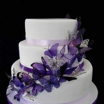 El morado, como las mariposas, está cada vez más de moda entre las  novias. Foto: My wedding cakes