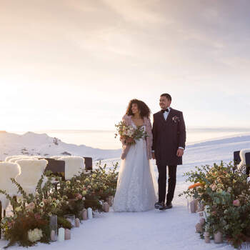 Wedding couple, wedding ceremony, mountains, winter, snow