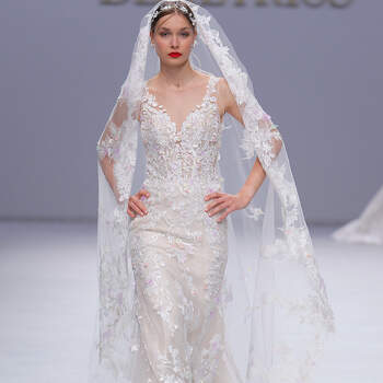 Demetrios. Credits: Valmont Barcelona Bridal Fashion Week