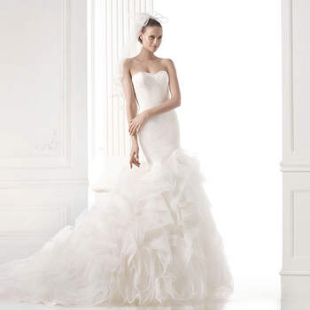 <a href="http://zankyou.9nl.de/zyii">Click here for an appointment at Pronovias and view their new 2015 collection.</a> 