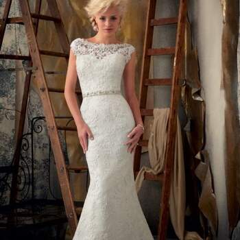 Escolher o vestido de noiva ideal é uma tarefa difícil e se você, assim como muitas noivas, é apaixonada por rendas vai se encantar com estes vestidos Mori Lee da coleção 2013.