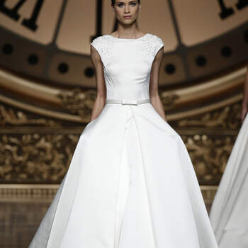 Credits: Barcelona Bridal Week
<a href="http://zankyou.9nl.de/n3ig" target="_blank"> Faça a sua marcação para experimentar este vestido! </a>