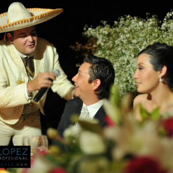O México é um destino que desperta paixões. Porque não fazer do seu casamento uma 'viagem' para os noivos e todos os presentes? Inspire-se nestas imagens e prepare-se para abrir o baile ao som de 'Bésame Mucho'!