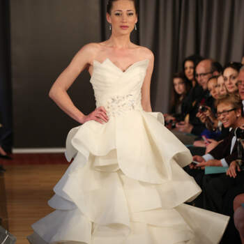 Vestido de noiva com saia peplum da colecção Amsale Primavera 2013