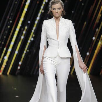 Pronovias. Credits: Barcelona Bridal Fashion Week. 