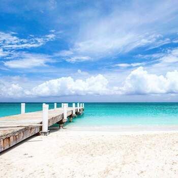 Grace Bay - Ilhas Turcas e Caicos Via: Pinterest