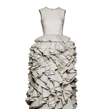 'Maxi-dress' blanco de cuerpo ajustado y espectacular falda con volantes. Foto: H&amp;M Conscious.
