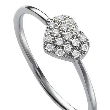 Este precioso anillo de oro blanco y diamantes en forma de  corazón es un buen complemento para la novia. Foto: Chancejoyas.