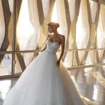 Photo: Pronovias 2021 Cruise Collection