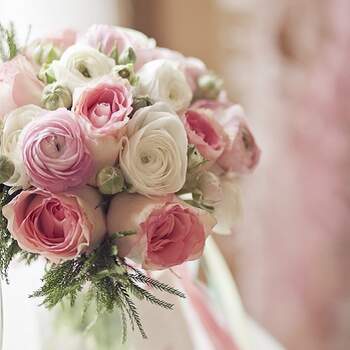 Inspírate con las combinaciones de distintas flores y colores. Los ramos de novia ya no son de flores artificiales.
Foto de Lounge