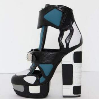 Se você é ultra moderna, vai gostar desta seleção de sapatos de festa da Rodarte, de sua coleção 2013. 