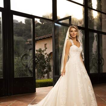 Photo : Casablanca Bridal