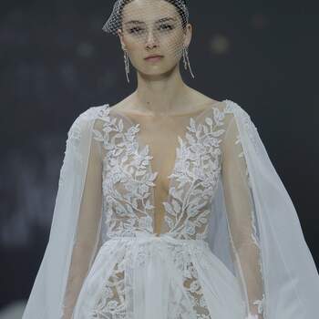 Agnieszka Swiatly 2023 Barcelona Bridal Week