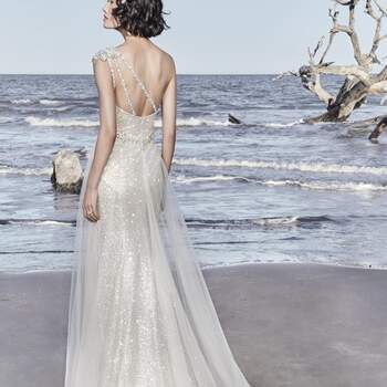 <a href="https://www.maggiesottero.com/sottero-and-midgley/ronelle/11563">Maggie Sottero</a>