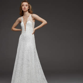 Claire, Pronovias