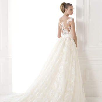 <a href="http://zankyou.9nl.de/zyii">Request an appointment here to try on the new 2015 collection by Pronovias.</a>