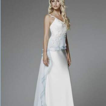 O vestido de noiva deve seguir o estilo e personalidade da noiva. A Blumarine Sposa nos mostra sua coleção 2013, super romântica. E o melhor, se quiser fugir do tradicional branco, opções não faltam nesta coleção com tons de azul!