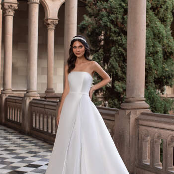 Photo: Pronovias 2021 Cruise Collection