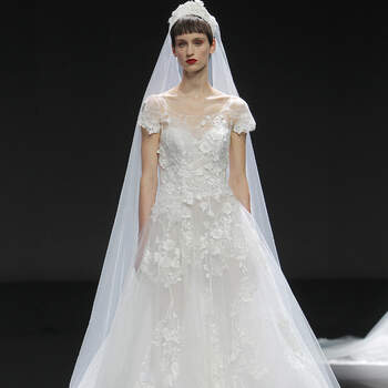 Cymbeline 2021 | Crédits: Valmont Barcelona Bridal Fashion Week 2020