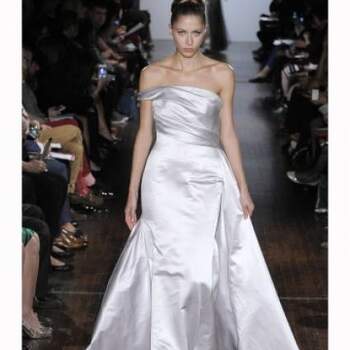 Escolher o vestido de noiva perfeito não é fácil, por isto estamos aqui para te ajudar! Aproveite e inspire-se nos mais diversos modelos e estilos desta coleção Outono 2013 de Austin Scarlett.