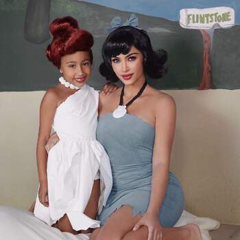 Kim Kardashia (Flintstones). Foto IG@kimkardashian