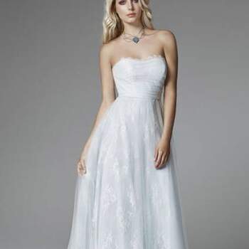 O vestido de noiva deve seguir o estilo e personalidade da noiva. A Blumarine Sposa nos mostra sua coleção 2013, super romântica. E o melhor, se quiser fugir do tradicional branco, opções não faltam nesta coleção com tons de azul!