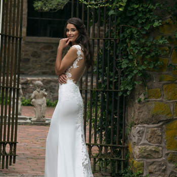 Modelo 44051, vestido de novia con tirante ancho, escote corazón y aberturas laterales en la cintura del vestido