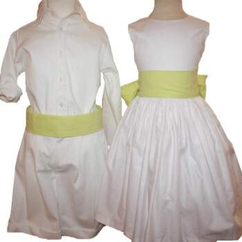 Ravissante robe blanche et vert anis pour petite fille d'honneur.