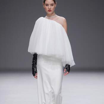 Sophie et Voilà | Credits: Valmont Barcelona Bridal Fashion Week