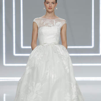 Credits: Barcelona Bridal Fashion Week