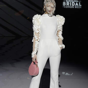 Isabel Zapardiez. Credits: Barcelona Bridal Fashion Week