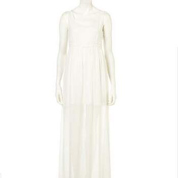 Vestido blanco con falda semi-transparente. Foto: Top Shop