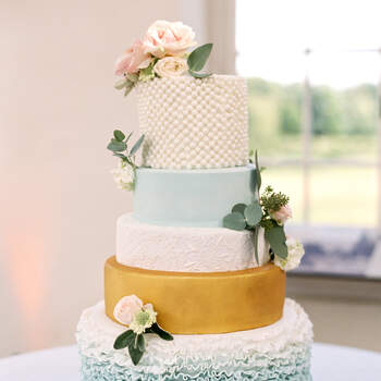 Inspiração para bolos de casamento de vários andares | Créditos: Taylor &amp; Porter Photography