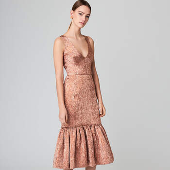 Plissé lamé flared cocktail dress. Credits: Oscar de la Renta