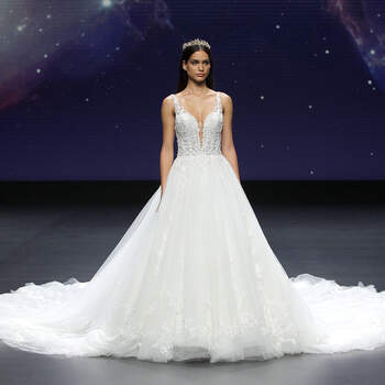 Demetrios 2021 | Valmont Barcelona Bridal Fashion Week 