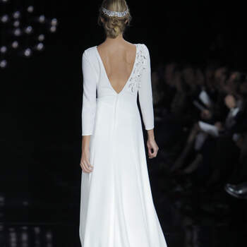 Pronovias. Credits: Barcelona Bridal Fashion Week