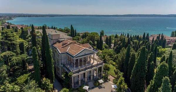 Villa Cortine Palace Svadba Vozle Samogo Znamenitogo Ozera V Italii