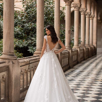Vestido de noiva modelo Griffith da coleção Pronovias 2021 Cruise Collection