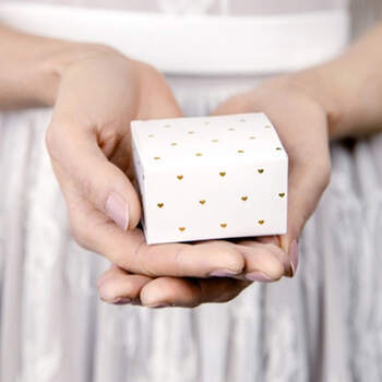 Caja corazones oro 10 Unidades- Compra en The Wedding Shop