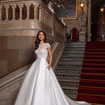 Photo: Pronovias 2021 Cruise Collection