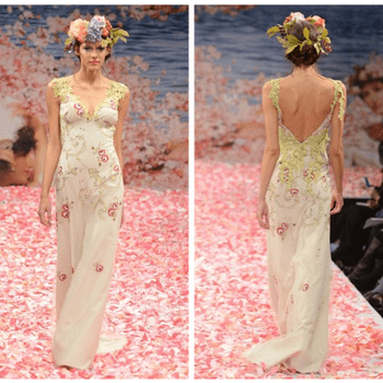 O estilo Boho é tendência em vestidos de noiva. Fitas, Renda estilo vintage, flores e cores pastéis características do estilo são presenças marcantes na coleção criada pela Claire Pettibone. Inspire-se na elegância do estilo Boho. 